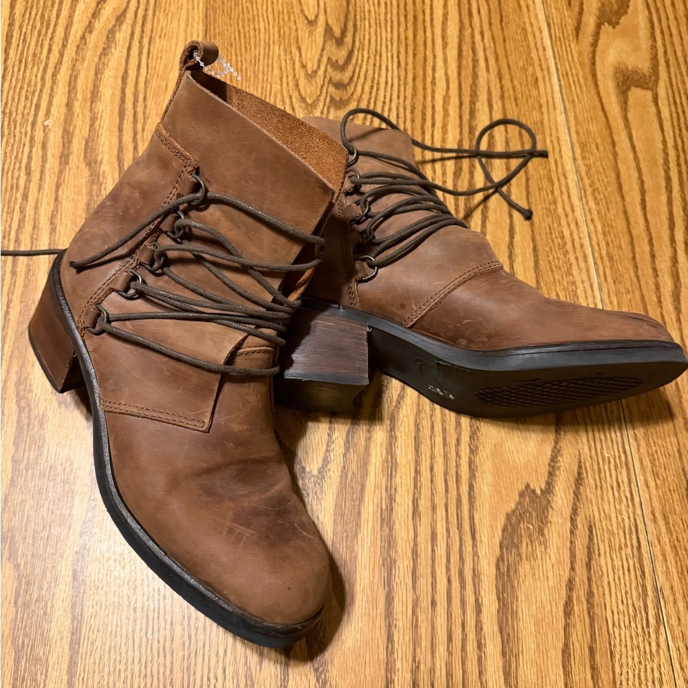 Reflex Italian leather brown ankle boot- lace up women’s 38